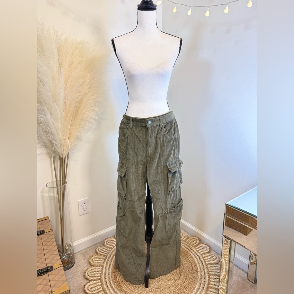 🌾 Cotton On Cord Cargo Jeans in Olive